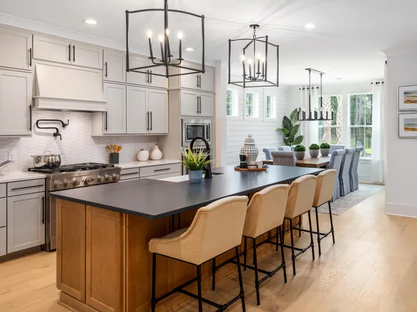 124 Marion Cove Dr, Huger, SC 29450