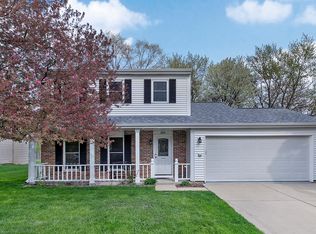 2S021 Continental Dr, Warrenville, IL 60555