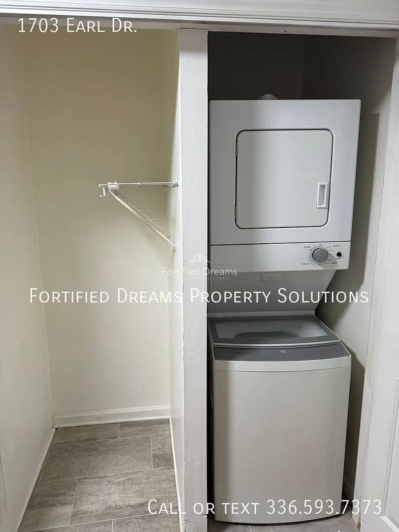 Quaint Two Bedroom — Photo 2