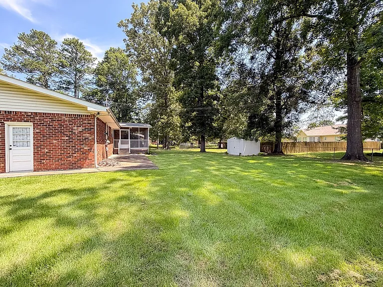 8260 Oxford Dr — Photo 26