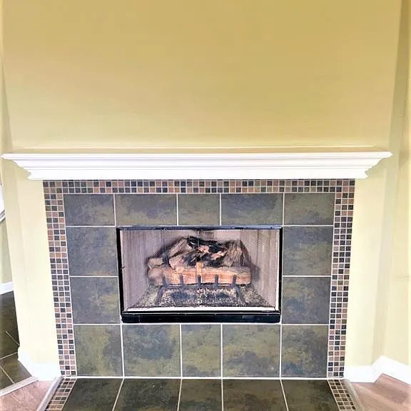 2409 Dovetail St — Photo 58