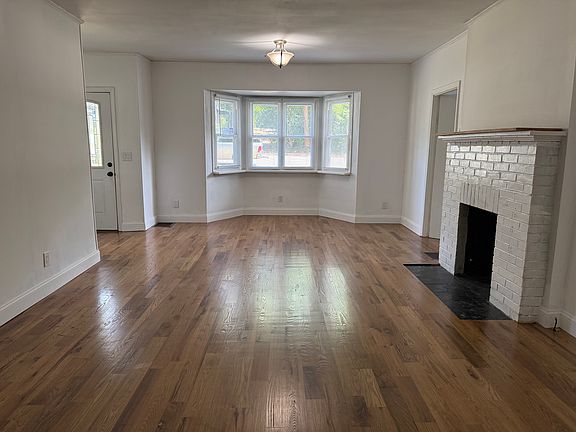 5th image of 109 Buist Ave