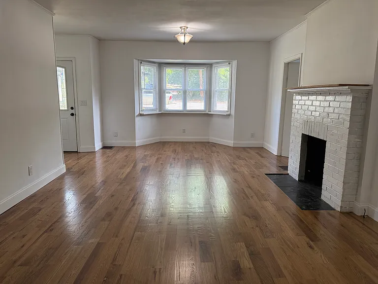 109 Buist Ave — Photo 5