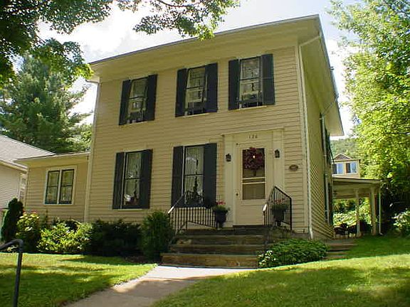4th image of 120 E 3rd St