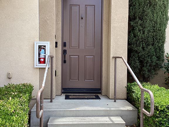 3rd image of 44917 Bellflower Ln