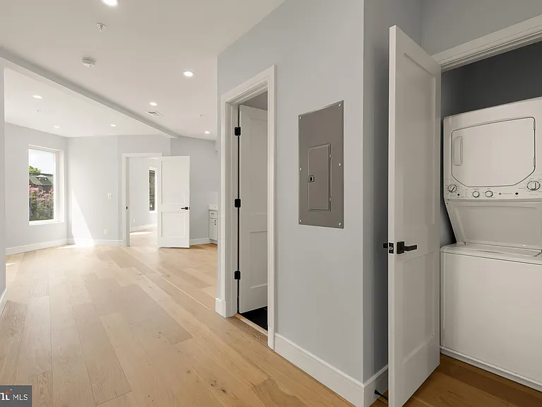 3215 Mount Pleasant St NW #203 — Photo 9