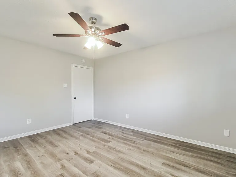 4923 Bayboro Park Dr — Photo 12