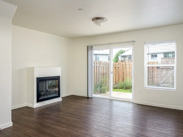 Fairview Court Townhomes — Photo 8