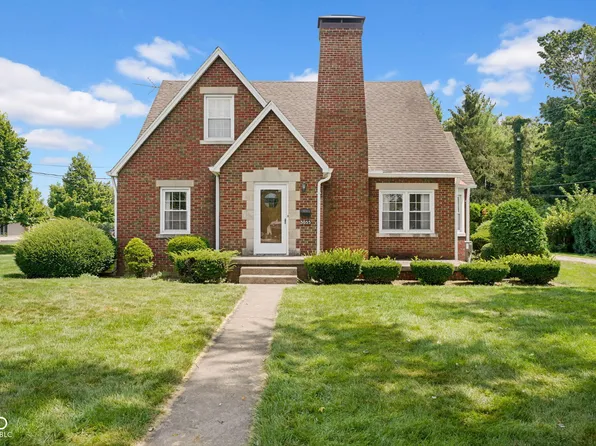 3055 Washington St, Columbus, IN 47201