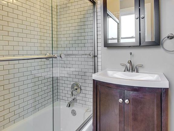 4th image of 2761 W Saint Mary St #1