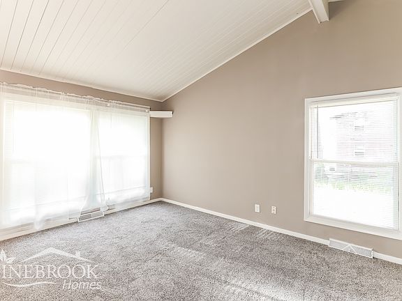 5th image of 7415 W 61st St
