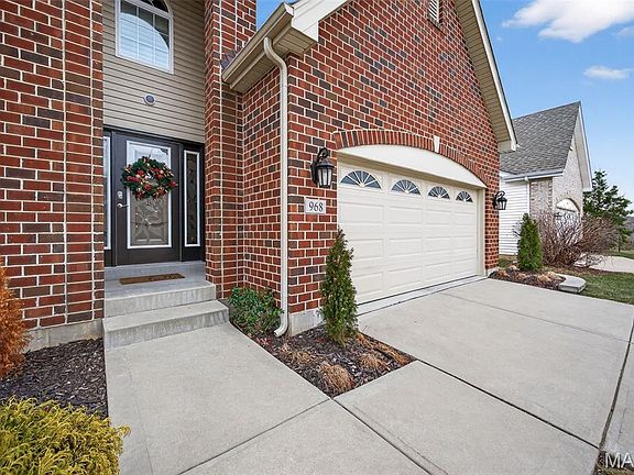 2nd image of 968 Ridgepointe Place Cir