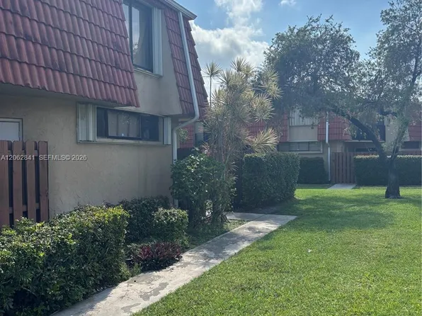 8353 Trent Ct APT A, Boca Raton, FL 33433