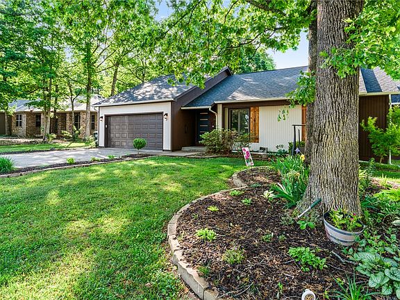 2nd image of 8 Hillcrest Dr