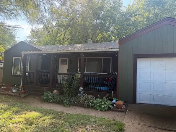 1332 N Main St, Independence, MO 64050