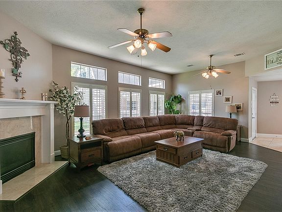 5th image of 2103 Paintbrush Ave