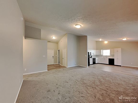 3rd image of 467 Westview Dr