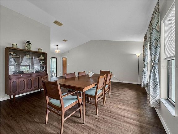 5th image of 274 Timberwood Trl