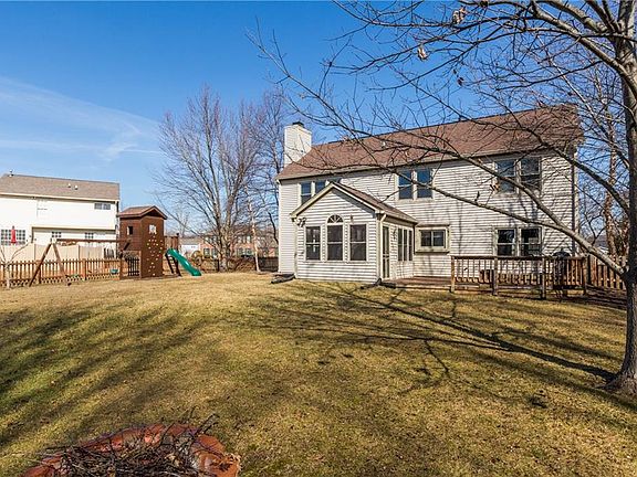 3rd image of 828 Tanninger Dr
