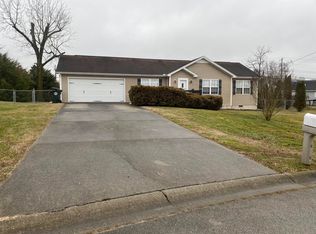 1138 Liberty Hall Dr, Morristown, TN 37813