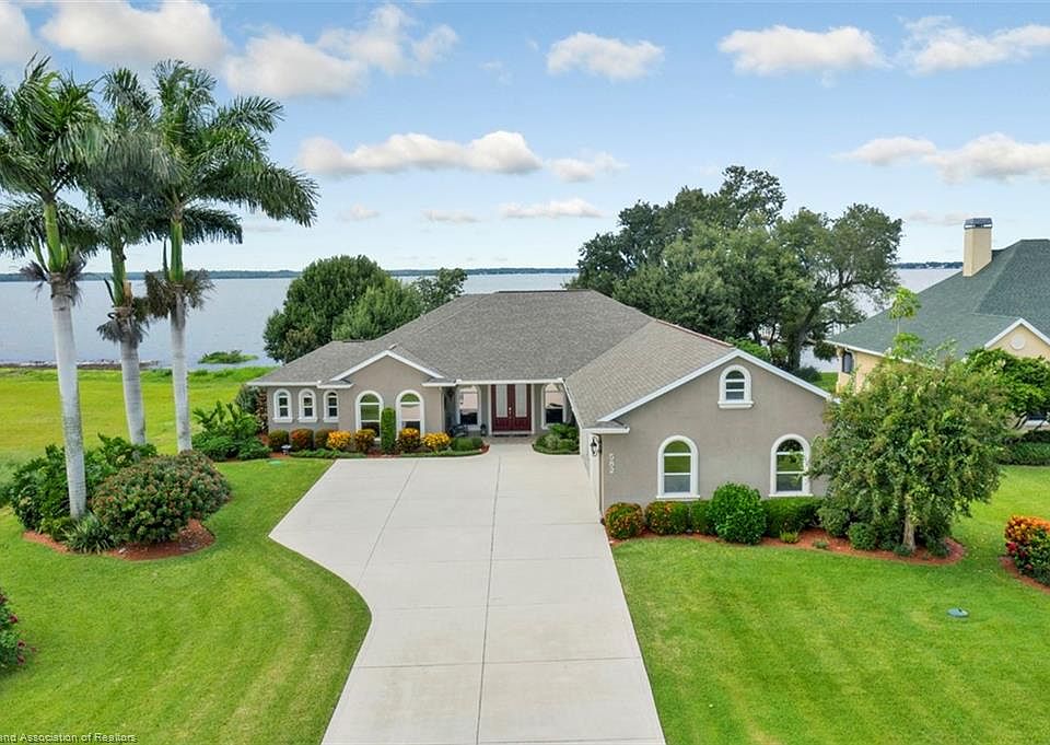 1st image of 582 Sunset Pointe Dr