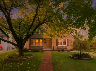 2321 Lee St, Evanston, IL 60202