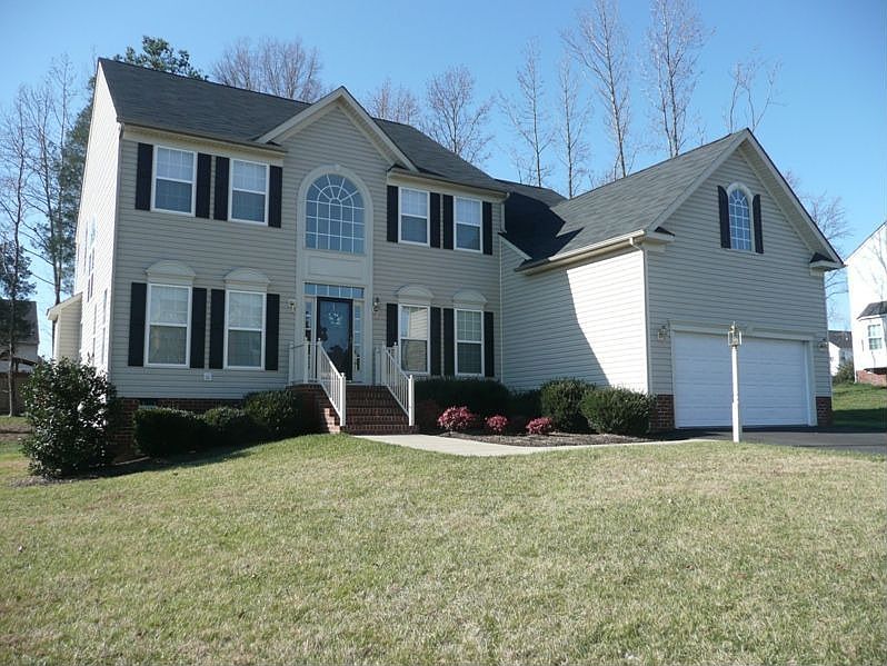 Lovely Transitional w/3418 Sq. Ft. of living space