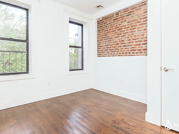 2nd image of 900 Hart St #3B