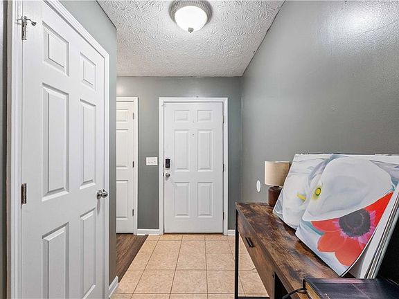 5th image of 30 Brentwood Dr