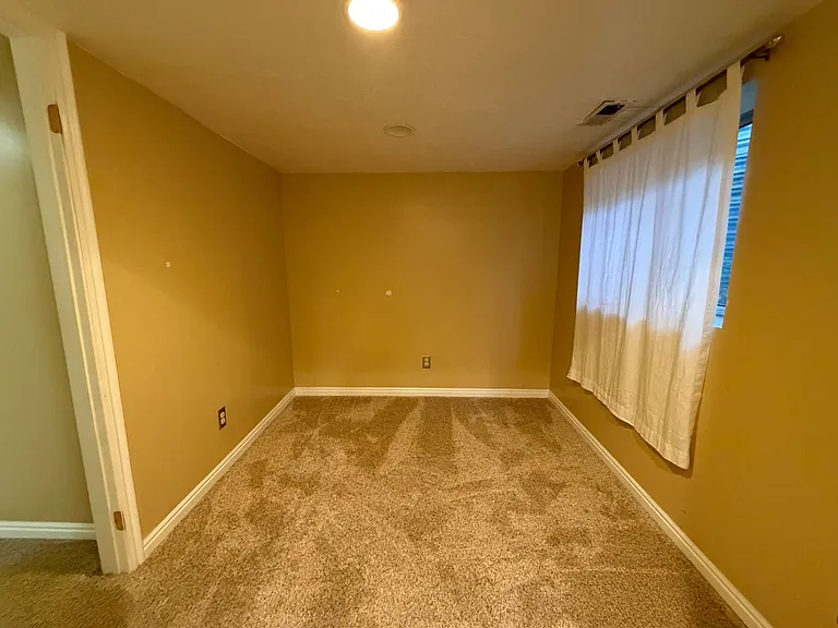 2080 E Debeers Dr — Photo 9