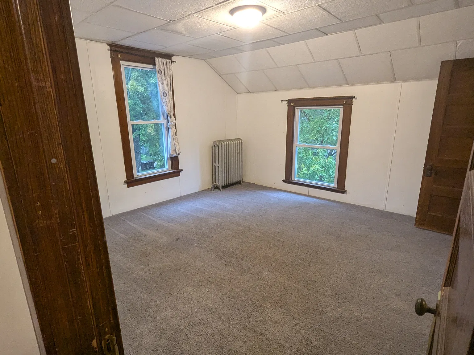 3 bed, 1200 sqft, $1,300 — Photo 3