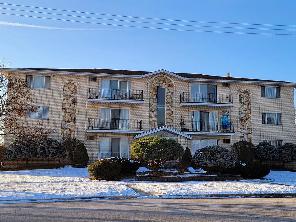 1st image of 5825 W 103rd St APT 3NW