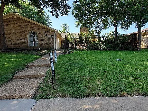 2nd image of 2801 Downing Dr