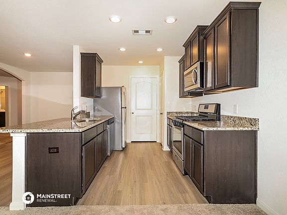 5th image of 21067 Titian Dr