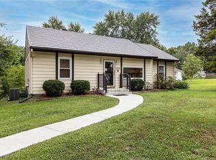 909 NE 88th St, Kansas City, MO 64155