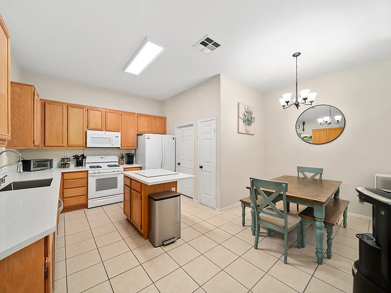 39510 Saint Honore Dr — Photo 19
