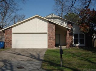 8937 S 77th Pl E, Tulsa, OK 74133