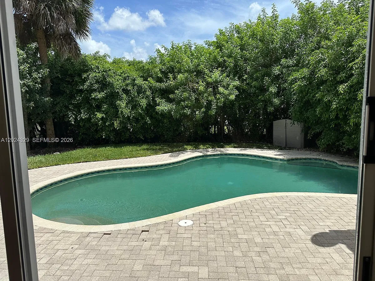 Building Photo - 11090 Baybreeze Way