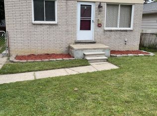 90 W Hudson Ave, Madison Heights, MI 48071