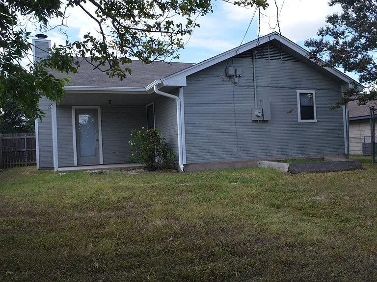 104 Spur Dr — Photo 18