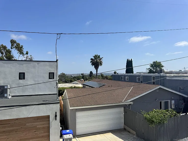 2527 Beryl St — Photo 24