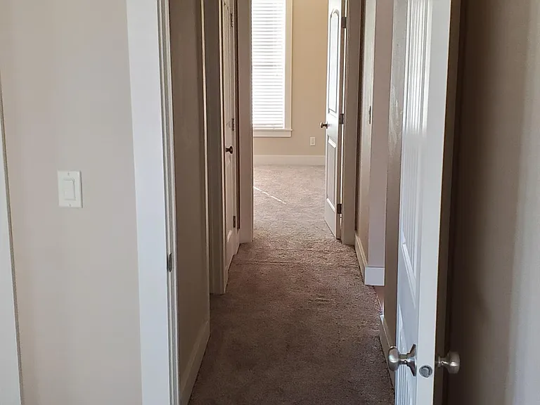Hallway between the two bedrooms