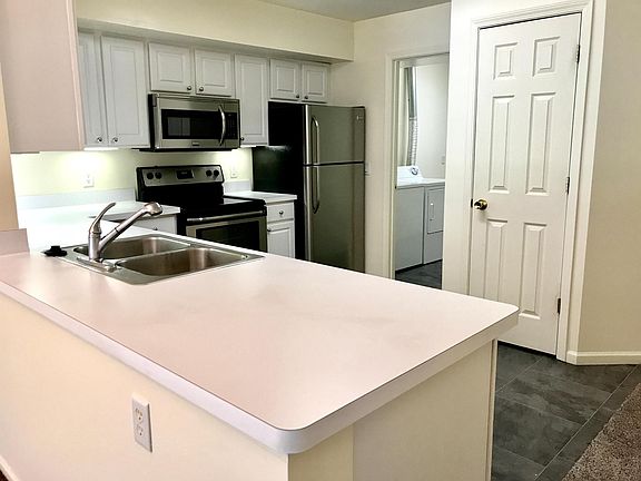 2nd image of 100 Gethings Cir #412