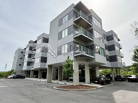 2nd image of 411 Fairpoint St #206