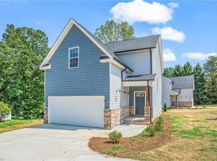 707 Korner Rock Rd, Kernersville, NC 27284