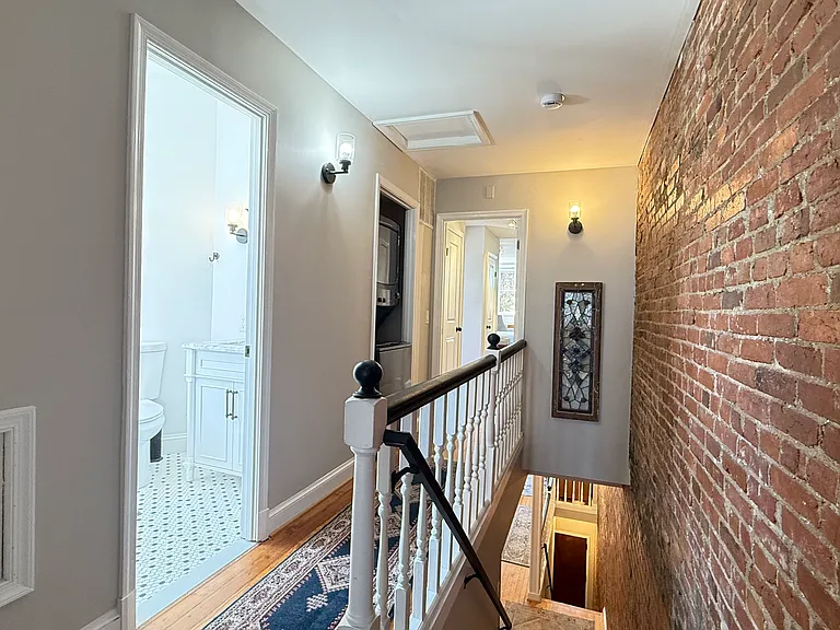 1118 F St NE #3 — Photo 20