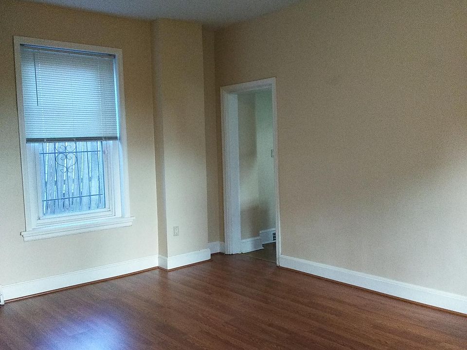 2nd image of 105 E Washington Ln #1