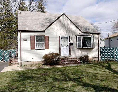2nd image of 553 Howard Ave