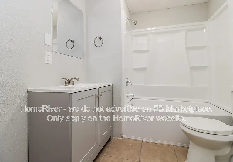 1322 W Hiawatha St — Photo 14