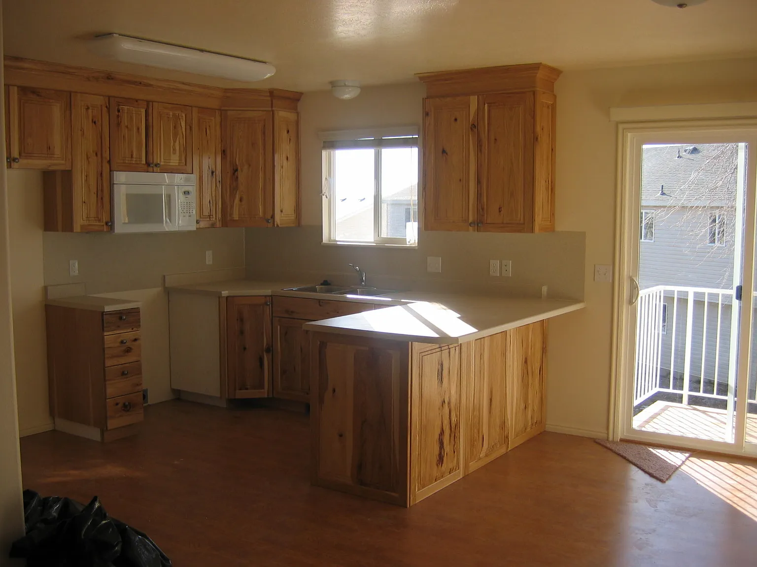 3 bed, 1800 sqft, $2,295 — Photo 2